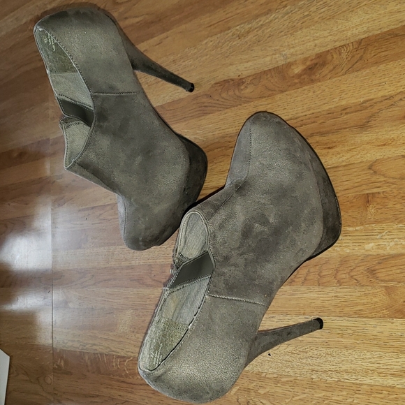 Free w Purchase Mossimo Platform Bootie Gray 6 1/2 - Picture 12 of 12